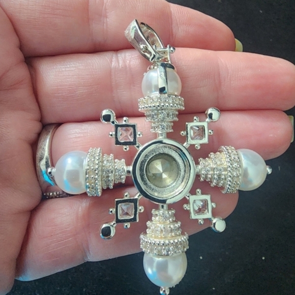 Jewelry Bundle Silver Tone Rhinestone Pearl Starburst Maltese Cross Pendants Lot - Picture 8 of 8